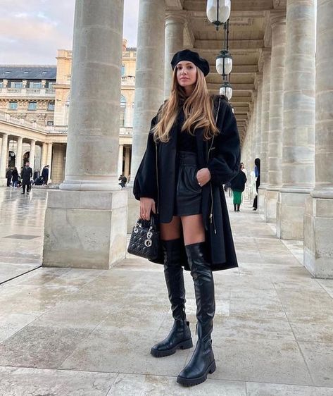 London Fall Fashion, Dress With Black Boots, Black Over Knee Boots, Thigh Boots Outfit, Zara Winter, Over The Knee Boot Outfit, Grunge Boots, Thigh High Boots Flat, Nice Boots