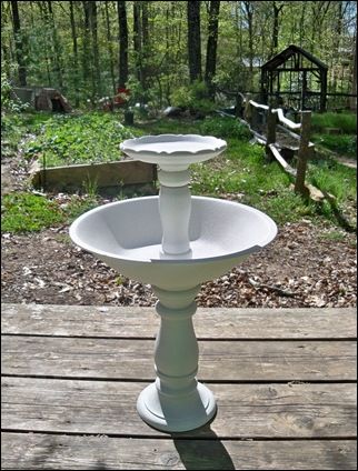 Birdbath Planter, Rustic Bird Baths, Planter Pedestal, Bird Bath Planter, Homemade Bird Houses, Diy Bird Bath, Bird Bath Garden, Outdoor Chandelier, Garden Deco