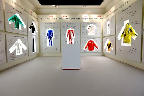 Fila exhibition Clothes Exhibition Display, Clothes Exhibition, Cloth Installation, Brand Exhibition, Expo Stand Design Ideas, Fashion Exhibition, Interactive Exhibition, Museum Store, Retail Experience