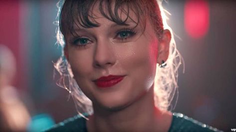 Taylor Swift Love Songs, Disney Couple, When You Were Young, Billboard Music, Just Pretend, Disney Couples, Taylor Swift Songs, Youtube Videos Music, Love Song