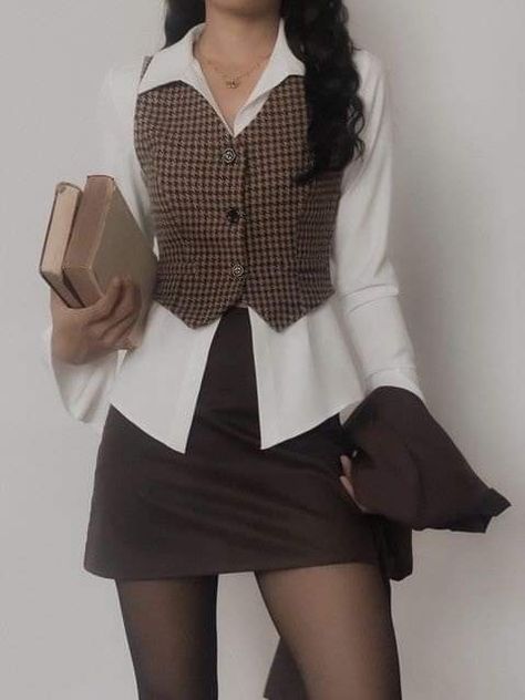 Fancy Outfits With Skirts, Office Outfits Women Aesthetic Skirt, Vests With Skirts, Sleeveless Button Up Shirt Outfit, Waist Coat With Skirt, Waistcoat Outfit Skirt, Tight Vest Outfit, Waistcoat With Skirt, Vest Office Outfit