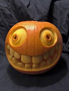 pumpkin carving ideas with hearts | Pumpkin Carving Ideas Creative Pumpkin Carving, Amazing Pumpkin Carving, Hallowen Ideas, Pumpkin Carving Designs, Halloween Pumpkin Designs, Jack O Lanterns, Creative Pumpkins, Pumpkin Carvings, Funny Pumpkins