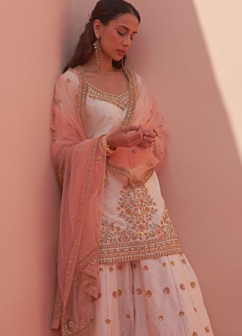 Eid Fashion Inspiration: Embracing the Elegance of Shararas and Anarkalis Peach Dupatta, Silk Sharara, Kurta And Sharara, Eid Fashion, Leaf Sleeve, Embroidered Sharara, Pink Dupatta, Kurta Sharara Set, Kurta Sharara