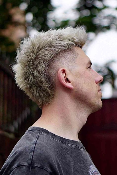 Mohawk Fade with Blonde hair Coloring for men Burst Fade Mohawk Straight Hair, Mohawk Hairstyles Men Faded Short, Short Mohawk Fade, Modern Mullet Fade, Edgy Mullet, Modern Mohawk, Modern Mullets, Hairstyle Neymar