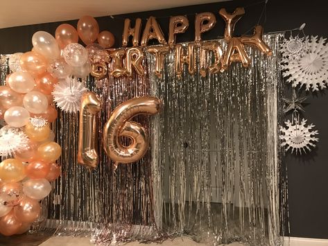 Photo backdrop Bday Photo Backdrop, Sweet 16 Photo Wall, Photoshoot Background Ideas, Sweet 16 Backdrop Ideas, Sweet 16 Photo Backdrop, Glow Decorations, Sweet Sixteen Outfits, Birth Ideas, Sweet 16 Photoshoot