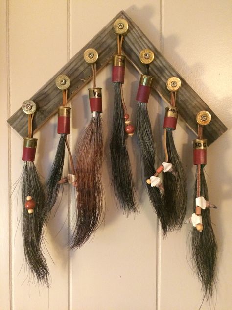 Deer Mounting Ideas, Turkey Display Ideas, Diy Hunting Decor, Turkey Beard Display Ideas, Turkey Display, Turkey Beard Display, Cool Taxidermy Mounts, Turkey Mounts Ideas, Turkey Fan Display