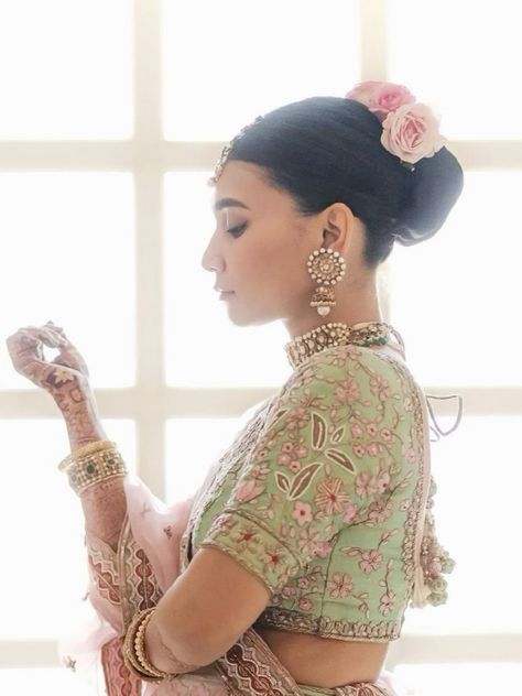 Indian Bridal Beauty! Looking for the perfect bun hairstyle for your Indian wedding?
Read our Wezoree article! ⬇️

https://wezoree.com/inspiration/bun-hairstyles-for-wedding-in-india/

Photo @sid.hotc

#IndianWedding #BridalHairstyle #BunHairstyle #WeddingHair #IndianBride #WeddingInspiration #DesiWedding #WeddingPlanning #HairstyleIdeas #BridalLook #WeddingBeauty #Wezoree #IndianFashion #HairGoals #WeddingStyle Bun Hairstyles For Wedding, India Photo, Perfect Bun, Wedding Bun Hairstyles, Diy Haircut, Hairstyles For Wedding, Lace Bride, Bun Hairstyle, Desi Wedding