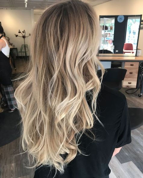 Oct 31, 2017 - This Pin was discovered by Danielle Grossman. Discover (and save!) your own Pins on Pinterest Blonde Bayalage On Dark Blonde Hair, Foyalage Hair Blond, Lived In Blonde Balayage Long Hair, Subtle Balayage Blonde Natural, High Up Balayage Blondes, Bright Blonde Bayalage On Brown Hair, Lived In Beige Blonde Balayage, Natural Brown To Blonde Balayage, Balayage Inspo Blonde