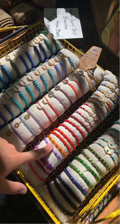 #bracelet #beachshops #beach #summer #vibes #summery #jewelry #aesthetic #preppy Macrame Bracelet Aesthetic, Beach Accessories Aesthetic, Beach Bracelets Aesthetic, Beach Bracelets Diy, Summer Bracelets Aesthetic, Vacation Bracelets, Country Best Friends, Body Jewelry Diy, Leather Cord Jewelry