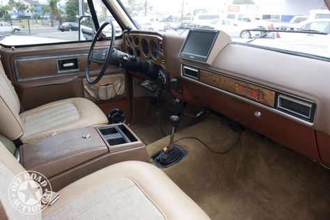 K5 Blazer Interior, Chevy Blazer K5, 87 Chevy Truck, Chevy Vehicles, Upholstery Ideas, Oceanside California, Custom Chevy Trucks, K5 Blazer, Dodge Power Wagon