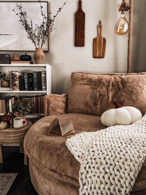 Ideas Hogar, Cozy Reading, Apartment Inspiration, Living Room Inspo, Cozy Room, Room Inspiration Bedroom, Book Shelf, Dream House Decor, My New Room