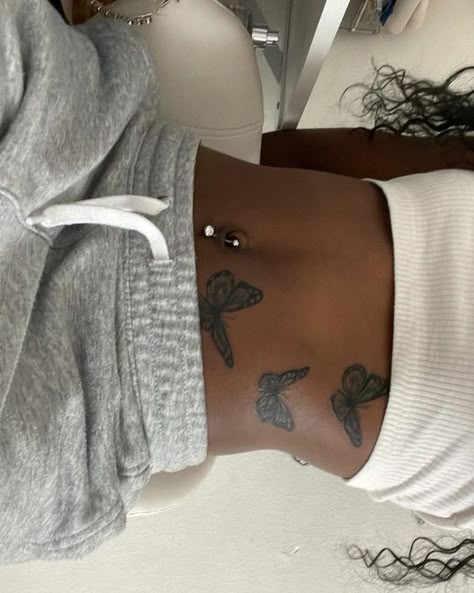 Stomach Tattoos Black Women, Tats On Dark Skin, Stomach Tats For Women, Cute Stomach Tattoos For Women, Belly Tattoos For Women, Stomach Tats, Side Stomach Tattoos, Stomach Tattoos Women, Rib Tattoos For Women