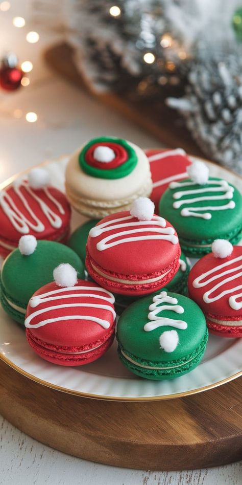 Bring the magic of Christmas to your desserts with these Christmas Ornament Macarons! Perfectly crisp on the outside and chewy on the inside, these ornament-shaped treats are as tasty as they are beautiful. Strawberries Cookies, Creative Christmas Food, Christmas Bakes, Macarons Recipe, Christmas Candies, Christmas Meals, Christmas Feast, Christmas Food Ideas, Macaron Recipe