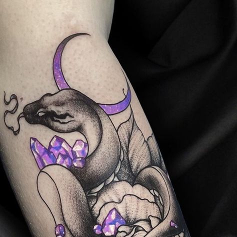 Snake Crystal Tattoo, Spirituality Tattoo, Crystals Spirituality, Crystal Tattoo, Aesthetic Tattoos, Natural Aesthetic, Aesthetic Tattoo, Moon Crystal, Snake Tattoo