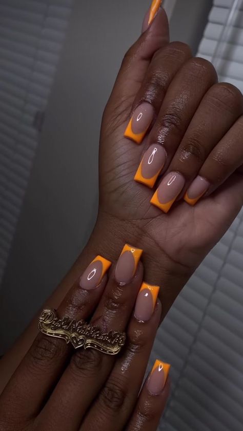 Cute Short Acrylic Nail Sets, Mail Ideas Acrylic Coffin, Shortie Acrylic Nails Square, Cute Short Acrylic Nails Orange, French Tip Nails Short Color, Short Acrylic Nails Designs Orange, French Tips Nails Color, Short Square Nail Ideas Summer, Short Summer Acrylic Nails French Tip