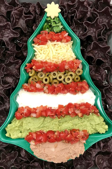 https://thebakermama.com/recipes/christmas-tree-7-layer-dip/ Holiday Party Dips, Christmas Tree Dip, Christmas Party Dips, Christmas Dips, Greek Dip Recipes, Dips And Appetizers, Snowman Recipes, 7 Layer Dip Recipe, Christmas Keto