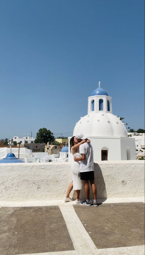 Boyfriend Girlfriend Photos, Summer Time Pictures, Greece Travel, Summer Photography, Travel Aesthetic, Boyfriend Pictures, Santorini, Couple Photography, Summer Vacation