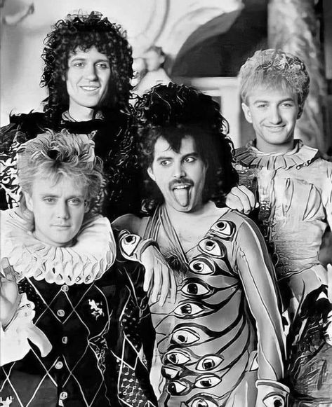 Queen Bohemian Rhapsody, Borhap Cast, Freddy Mercury, Queen Photos, Queen Pictures, God Save The Queen, Queen Freddie Mercury, John Deacon, Queen Band