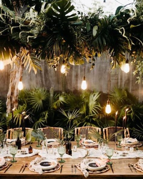 25 Jungle Outdoor Wedding Decor Ideas That Will Take You to a Tropical Paradise Jungle Reception Decor, Jungle Wedding Aesthetic, Minimal Tropical Wedding Decor, Jungle Wedding Color Palette, Moody Jungle Wedding, Jungle Chic Wedding, California Wedding Decor, Brazilian Wedding Decorations, Enchanted Beach Wedding