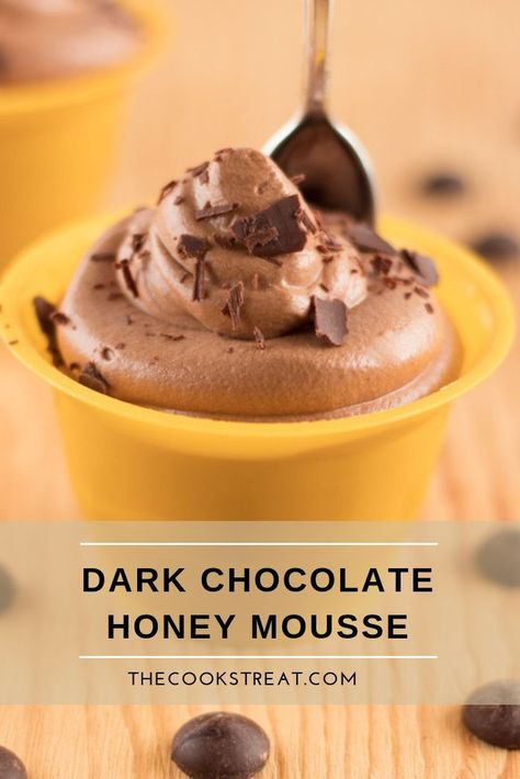 Fluffy Cake Frosting, Honey Mousse, Naturally Sweetened Desserts, Honey Dessert, Chocolate Honey, Honey Chocolate, Fluffy Cake, Baking With Honey, Mousse Recipes