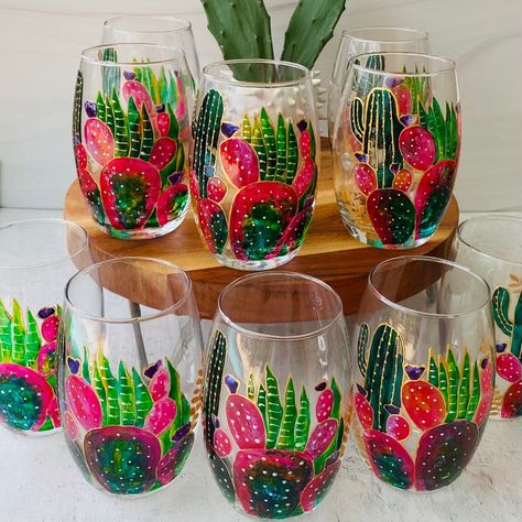 Cactus Glass Painting, Hand Painted Stemless Wine Glasses, Garden Lover Gifts, Cactus Painting, Hand Painted Glassware, Hand Painted Glasses, Wine Glass Crafts, Cactus Design, Hand Painted Wine Glasses