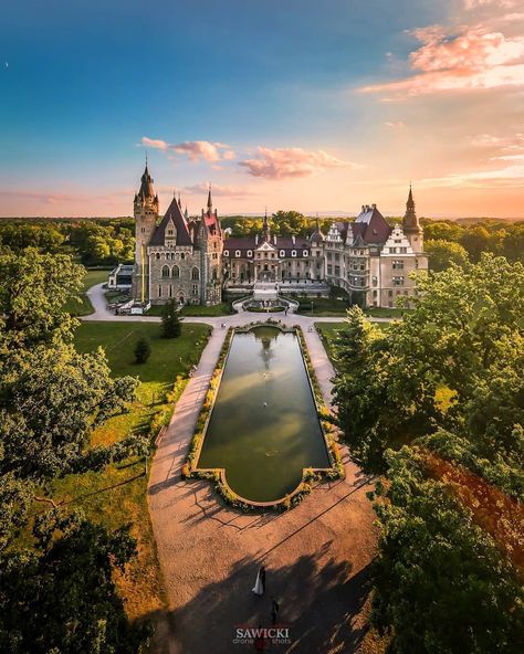 Castles In The World on Instagram: “Moszna Zamek Poland 🇵🇱 - #repost @sawicki.drone.shots - #zamek #poland #polska #castle #castello #castillo #schloss #chateau #polonia…” Castle Exterior, Wattpad Background, Drone Shots, Castle Mansion, Visit Places, Castles Interior, Royal Aesthetic, Fancy Houses, Fantasy Castle