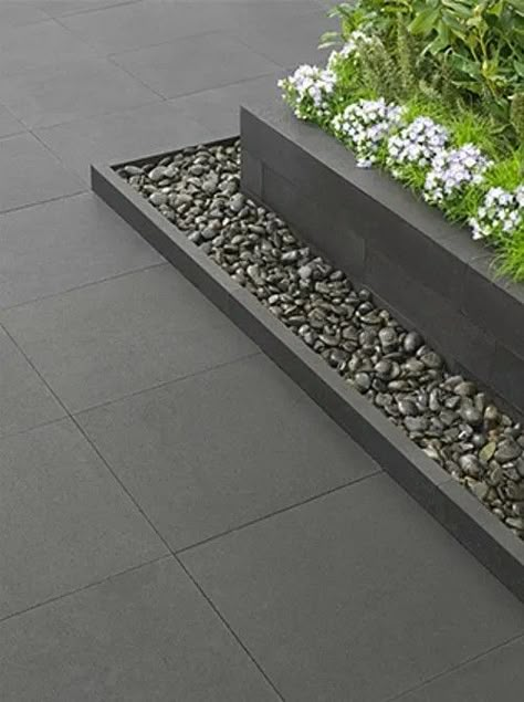 Driveway Edging, Modern Driveway, Kolam Air, Terrasse Design, Garden Tiles, Driveway Design, Driveway Landscaping, Minimalist Garden, Backyard Vegetable Gardens