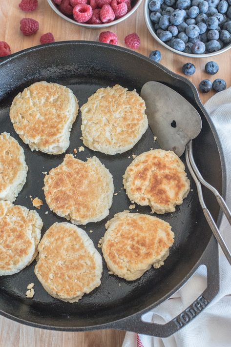 Lightly crisped on the outside, tender and delicate on inside, these rich, buttery Stovetop Biscuits make an incredible addition to almost any meal. #breakfast #brunch #camping #biscuits #skilletbiscuits #recipes Stovetop Biscuits, Camping Biscuits, Make Air Dry Clay, Baking Soda Clay, Egyptian Recipes, Making Biscuits, Meal Breakfast, How To Make Biscuits, 3 Ingredient Recipes