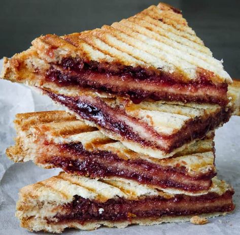 Nutella and Strawberry jam, triple layer breakfast Panini | ISLAND SMILE Nutella Sandwich Ideas School Lunch, Best Nutella Recipes, Breakfast Panini, Nutella Snacks, Nutella Sandwich, School Lunch Boxes, Jam Sandwich, Panini Recipes, Nutella Brownies