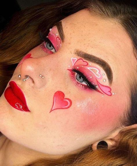 Valentine Face Paint, Makeup St Valentin, Vday Makeup Looks, Valentine’s Day Make Up, Valentine’s Day Make Up Looks, Valentine Makeup, White Eyeliner Makeup, Siren Eyes, Valentine's Day Makeup