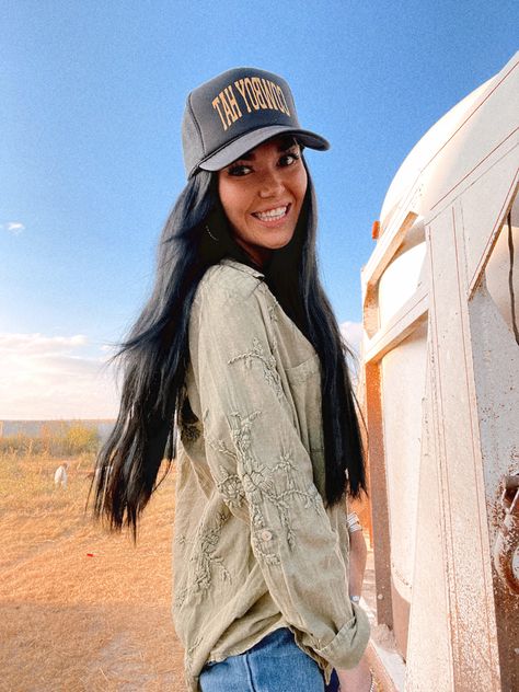 Black Hair Cowgirl Aesthetic, Black Hair Cowgirl, Western Ootd, Cowgirl Aesthetic, Church Outfits, Cowboy Hat, Angelina Jolie, Dark Hair, Hair Inspo