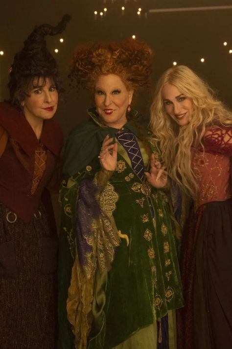 Hocus Pocus 2: Cast, Release Date, Trailer Hocus Pocus 2 Cast, Hocus Pocus Cast, Disney Halloween Movies, Hermanas Sanderson, Kathy Najimy, Tony Hale, Film Cult, Sarah Sanderson, Hocus Pocus Witches