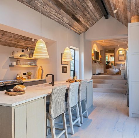 Inside Interior Designer Bee Osborn’s Cozy English Cottage | Artful Living Magazine Cotswold Cottage Interior, Reclaimed Kitchen, Cozy English Cottage, Cotswold Cottage, Cotswolds Cottage, Cottage Renovation, Cottage Interior, Inside Interiors, Different Types Of Wood