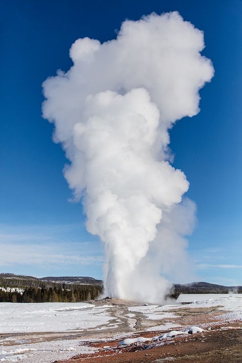 Old Faithful Yellowstone, West Yellowstone Montana, Old Faithful Geyser, Yellowstone Trip, West Yellowstone, Rv Adventure, 1 November, Yellowstone Park, Old Faithful