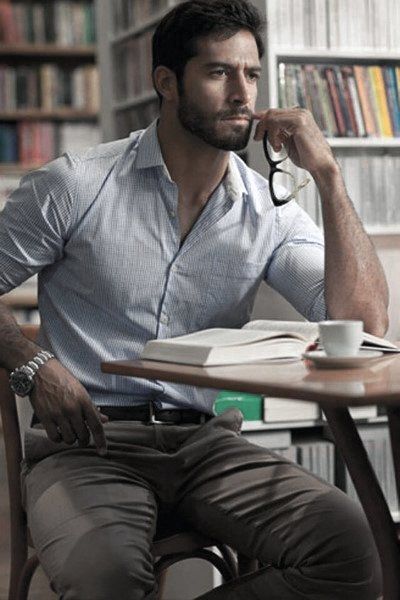 Male Professor, Beto Malfacini, Business Casuals, Masculine Outfits, Mens Fashion Smart, Men Photography, Masculine Men, Blue Shirt Dress, Photography Poses For Men