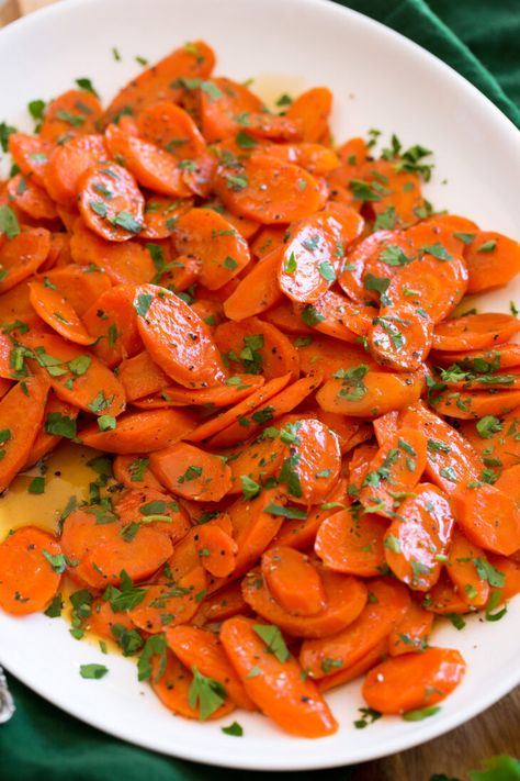 Glazed Carrots Easy Glazed Carrots, Vegetable Dip Recipe, Carrot Recipes Side Dishes, Sliced Carrots, Glazed Carrots Recipe, Carrots Recipe, Honey Glazed, Cooked Carrots, Glazed Carrots