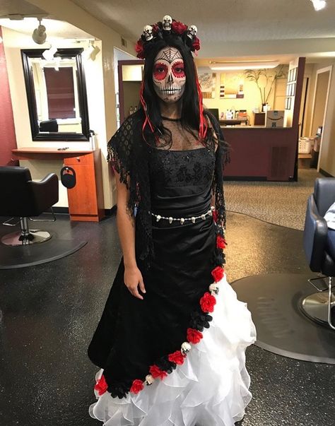 Halloween 2017 Day of the Dead costume - Dia de los Muertos Dia De Los Muertos Costumes For Women Diy, Day Of The Dead Woman Costume, Couple Day Of The Dead Halloween Costumes, Black Costume Accessories For Day Of The Dead, Day Of The Dead Outfit, Beautiful Spiders, Spiders Webs, Mexican Skeleton Costume, Dead Costume