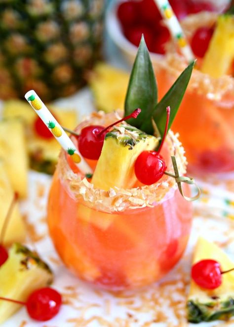 Sparkling Pina Colada Rum Punch - Happy-Go-Lucky Kenny Knox, Fun Summer Cocktail Recipes, Pins Colada, Bartending Drinks, Pina Colada Rum, Hawiian Party, Hawaiian Drinks, Wine Punch, Yummy Summer Cocktails