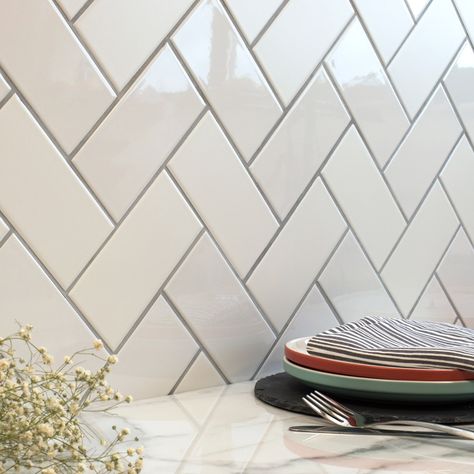 White Brick Tiles, Mini Metro, Brick Wall Tiles, Metro White, White Wall Tiles, Metro Tiles, Border Tiles, Wood Effect Tiles, Kitchen Splashback