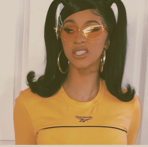 #icon #rappers #aesthetics Cardi B Video, Cardi B Pics, Cardi B Photos, Y2k Pfp, 50 Hair, Retro Looks, Pigtail Hairstyles, 90s Looks, 90s Hairstyles