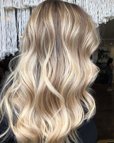 Multi Tonal Blonde Hair Highlights, Multi Blonde Highlights, Multi Tonal Blonde Hair, Multi Dimensional Hair, Warm Dimensional Blonde, Multi Dimensional Blonde, Multidimensional Blonde, Blonde Dimensional Hair, Pink Short Hair