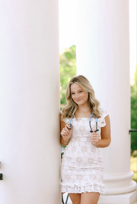 Nursing Graduation Pictures Stethoscope, Fall Nursing Graduation Pictures, Poses With Stethoscope, Lvn Graduation Photos, Senior Pictures Outfits Nursing, Pediatric Nurse Graduation Pictures, Nursing School Graduation Announcements, Nursing School Pictures Ideas, White Coat Ceremony Photos