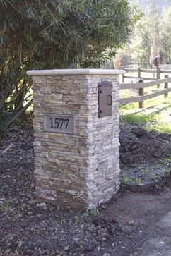 Stacked Stone, Eldorado Nantucket Driveway Pillars, Diy Mailbox Ideas, Stone Mailbox, Mail Box Ideas, Brick Mailbox, Entrance Landscaping, Mailbox Landscaping, Diy Mailbox, Driveway Lighting