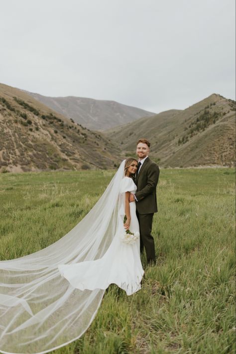 Wedding Photos In Mountains, Mountain Wedding Photoshoot, Wedding Photo Ideas Mountains, Classy Mountain Wedding, Mountain Bridal Portraits, Instagram Rebrand, Wedding Dress Puff Sleeve, Dresses Lds, Grooms Suits