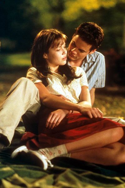 A Walk to Remember A Walk To Remember Quotes, Jamie And Landon, Couples Movies, Remember Movie, Nicholas Sparks Movies, Shane West, A Walk To Remember, Couple Sketch, Dream Relationship