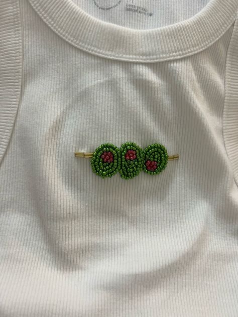 Olive Beaded Embroidery, Beading Projects On Fabric, Bead Embroidery Clothing, Easy Bead Embroidery Patterns, Simple Beaded Embroidery, Hot Glue Embroidery, Bead Embroidered Shirt, Easy Bead Embroidery, Beaded Embroidery Ideas