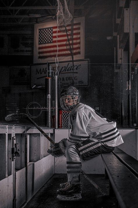 Cool Hockey Pictures, Hockey Locker Room Senior Pictures, Senior Pictures Hockey Photo Ideas, Hockey Sr Pictures, Hockey Pictures Ideas Kids, Hockey Senior Picture Ideas, Hockey Senior Pics, Ice Hockey Senior Pictures, Hockey Grad Pictures