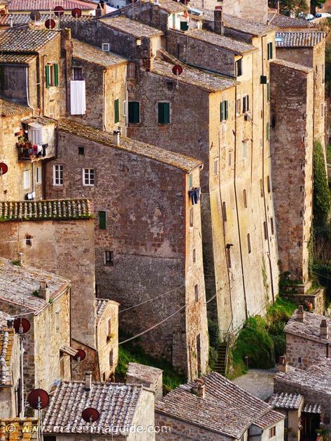 Tuscany Villa, Toscana Italia, Hidden Places, Real Estate Property, Dream City, Northern Italy, Tuscany Italy, Umbria, Beautiful Buildings