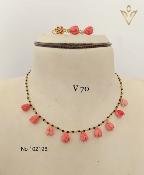 Durga Jewellery, Pearl Necklace Tutorial, Tulip Beads, Tulips Design, Heavy Jewellery, Fashion Jewelry Necklaces Gold, Unique Beaded Jewelry, Gold Earrings For Kids, Coral Jewellery