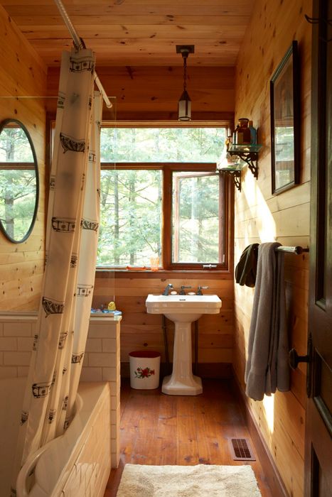 Small Cabin Bathroom, Log Cabin Bathroom, Cottage Bathrooms, Cabin Bathroom, Cabin Aesthetic, Cabin Bathrooms, Cottage Bathroom, Cabin Interiors, Cottage Cabin